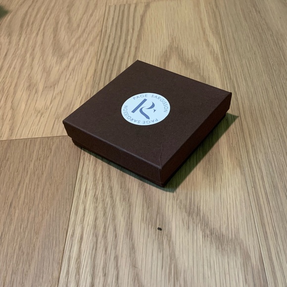 Page Sargisson Box - Picture 2 of 2